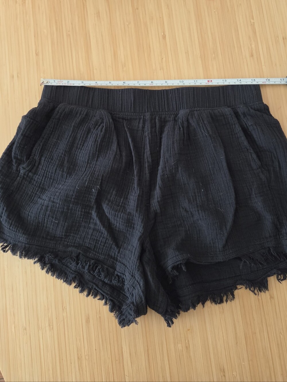 Prana Hideaway Women's Black Short Medium - Picture 4 of 6